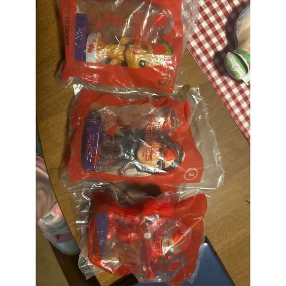 McDonalds Happy Meal 2020- #8 MARVEL Studios Heroes HULKBUSTER #2 Winter soldier - Picture 5 of 5